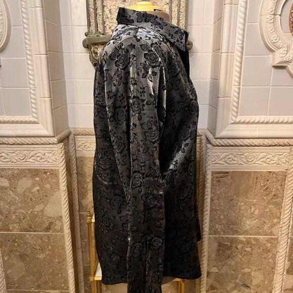Studio Works. Sz XL. Rayon/Poly. Shiny Embossed Silver Long Sleeve Blouse B1 - Picture 3 of 3